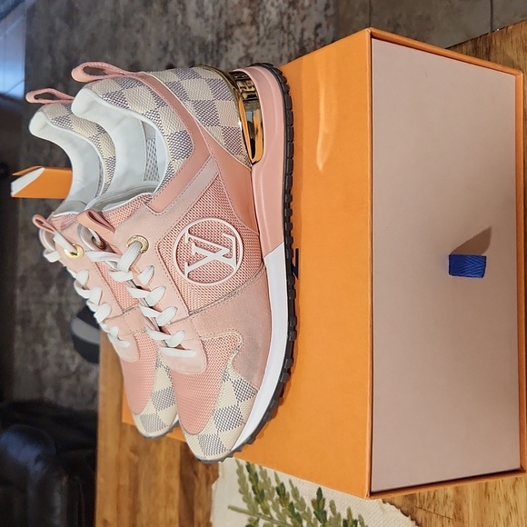 LOUIS VUITTON Souliers - Picture 2 of 3